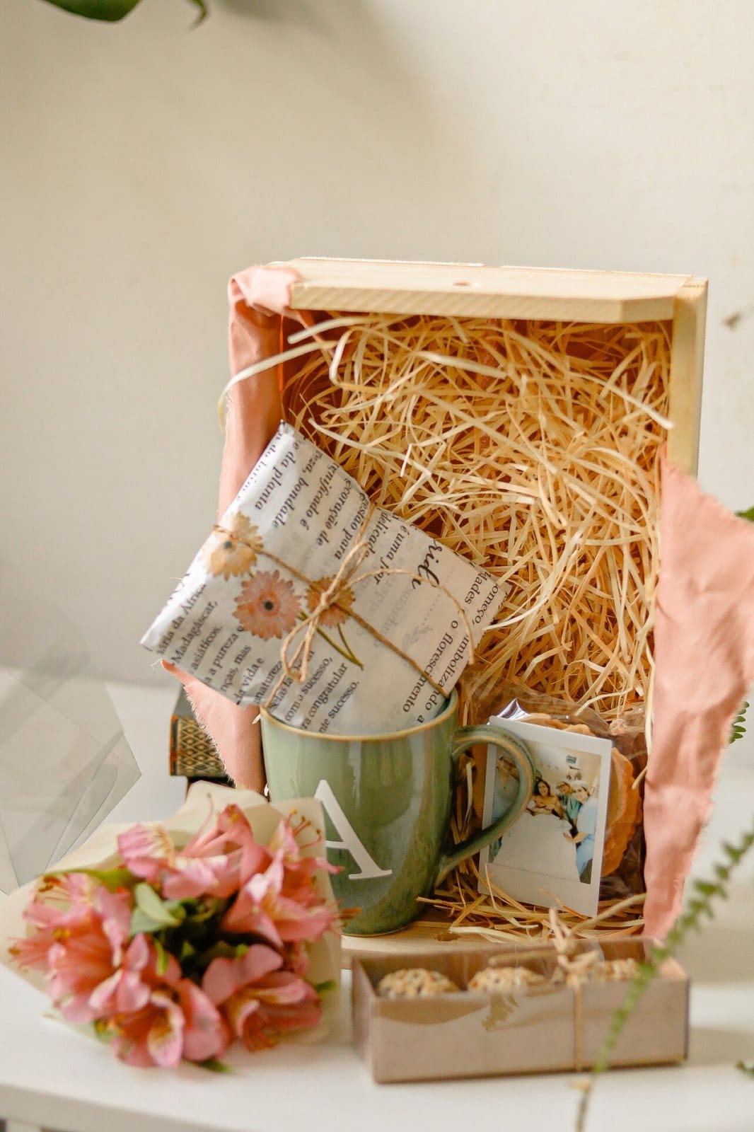 Caixote Café com Caneca Flores