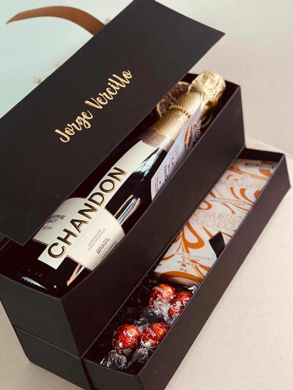 Maleta com Chandon Brut e Chocolate