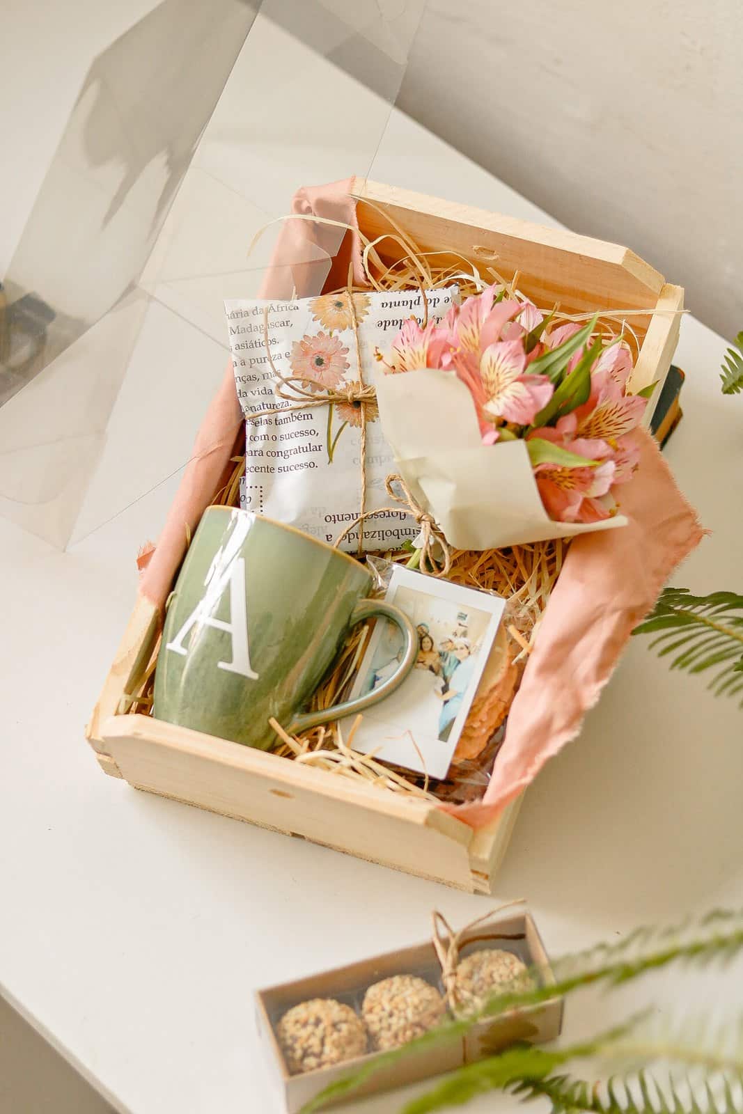 Caixote Café com Caneca Flores